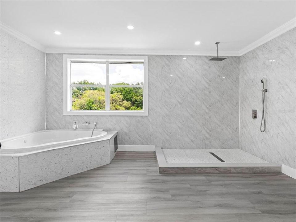 En Venta: $1,000,000 (6 camas, 4 baños, 4544 Pies cuadrados)