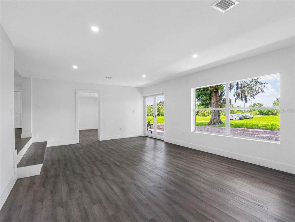 En Venta: $1,000,000 (6 camas, 4 baños, 4544 Pies cuadrados)