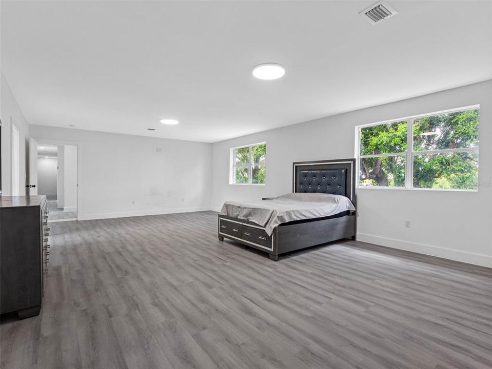 En Venta: $1,000,000 (6 camas, 4 baños, 4544 Pies cuadrados)