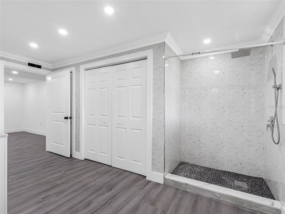 En Venta: $1,000,000 (6 camas, 4 baños, 4544 Pies cuadrados)