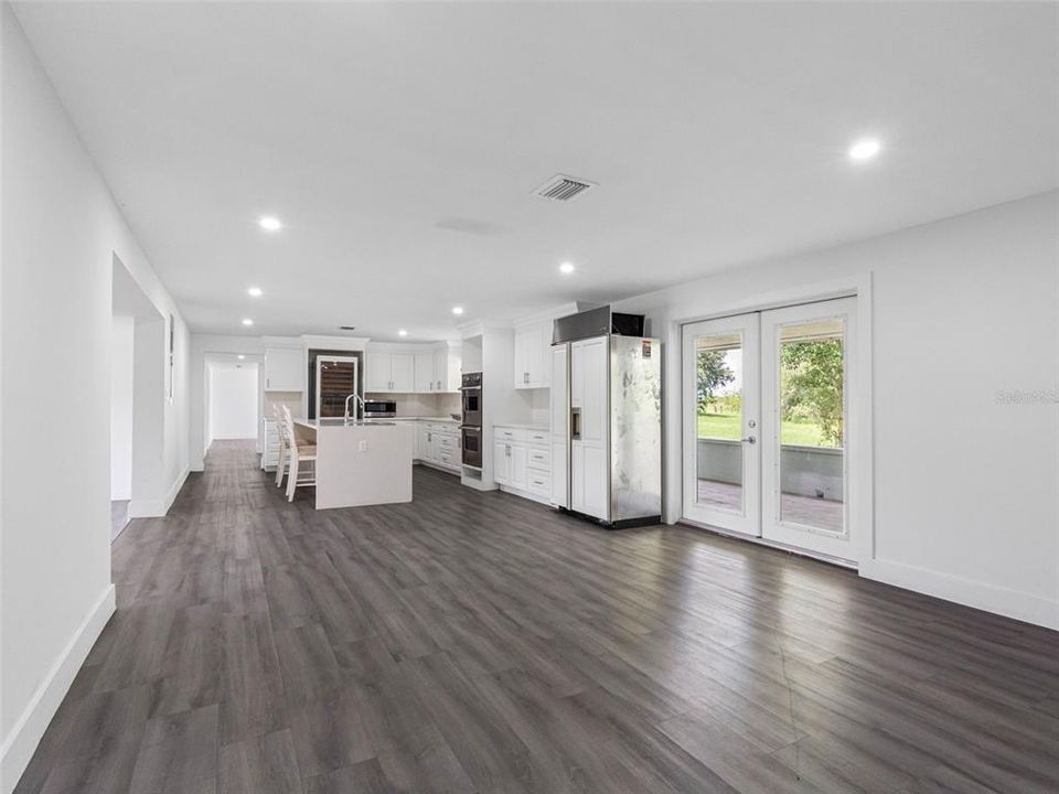 En Venta: $1,000,000 (6 camas, 4 baños, 4544 Pies cuadrados)