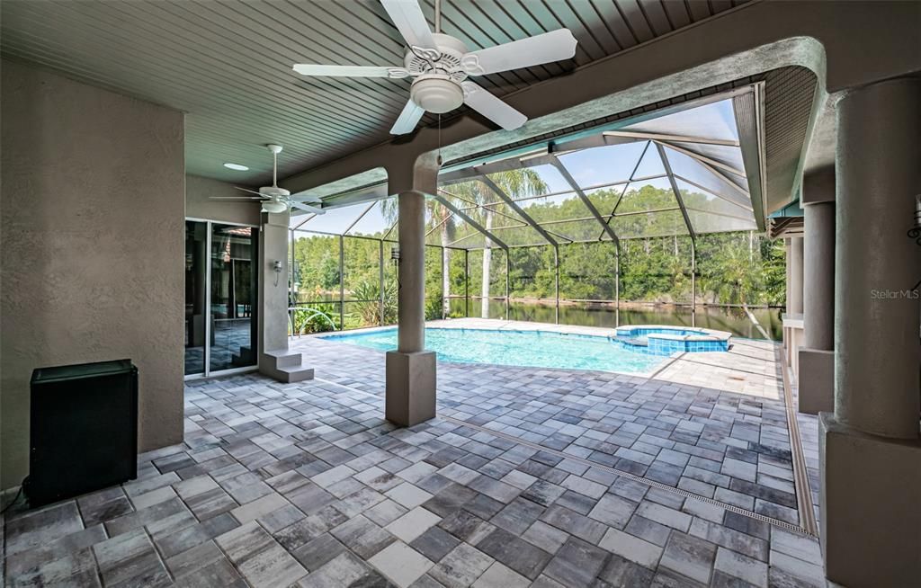 Activo con contrato: $799,900 (3 camas, 3 baños, 3164 Pies cuadrados)