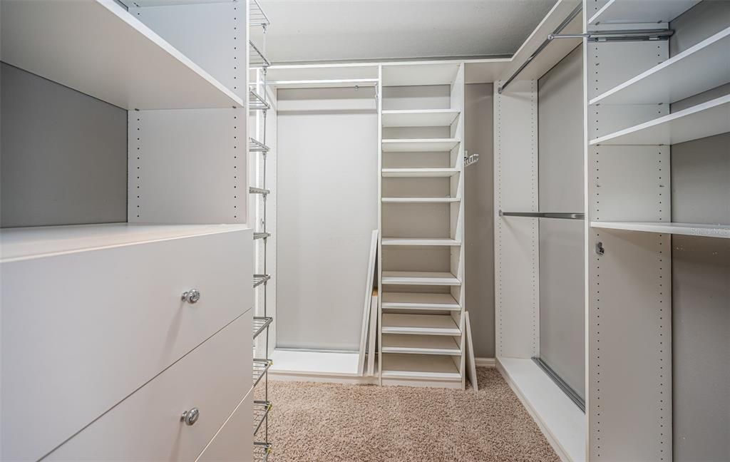 Activo con contrato: $799,900 (3 camas, 3 baños, 3164 Pies cuadrados)