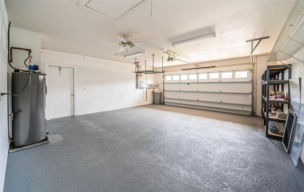 Activo con contrato: $799,900 (3 camas, 3 baños, 3164 Pies cuadrados)