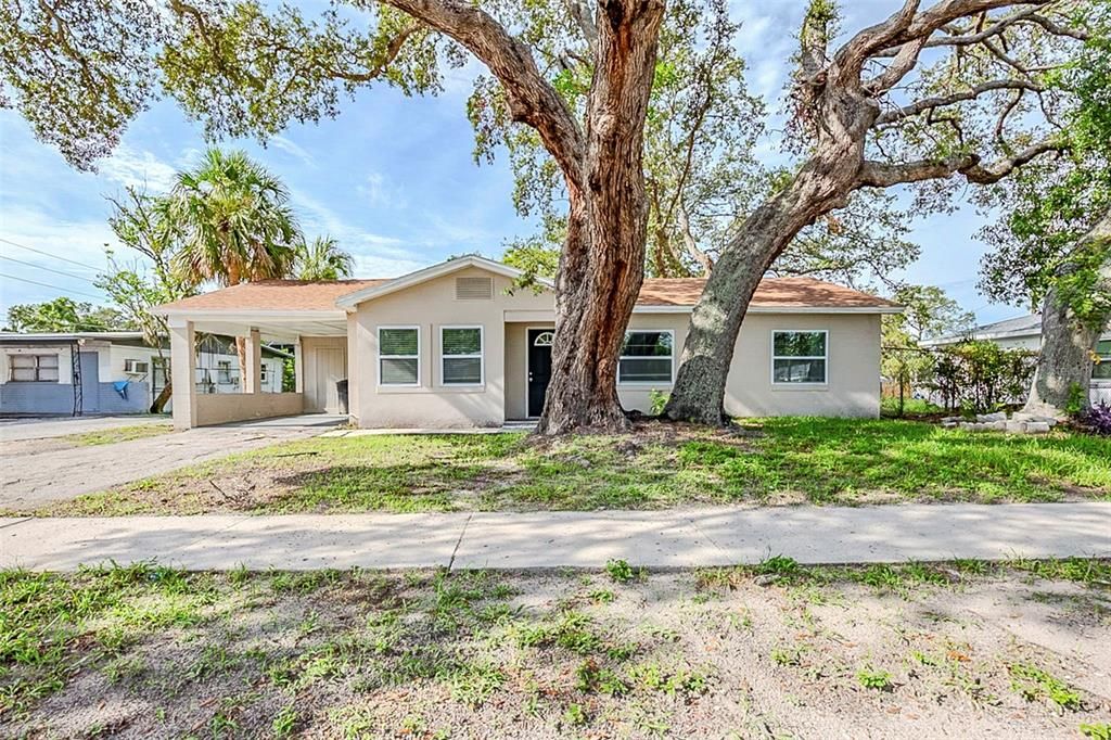 最近售出: $265,000 (3 贝兹, 2 浴室, 986 平方英尺)