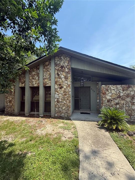 Recently Sold: $409,000 (4 beds, 3 baths, 2173 Square Feet)