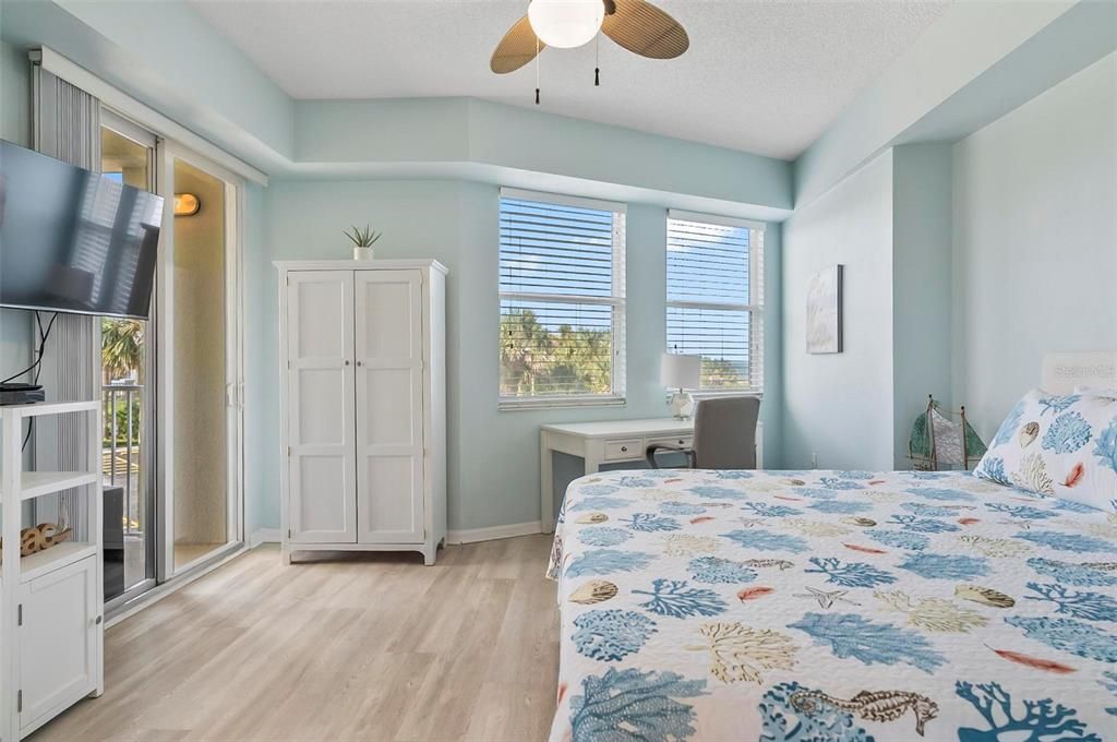 For Rent: $3,200 (2 beds, 2 baths, 1127 Square Feet)