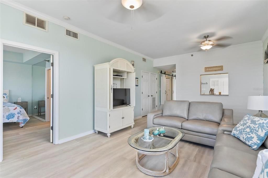 For Rent: $3,200 (2 beds, 2 baths, 1127 Square Feet)