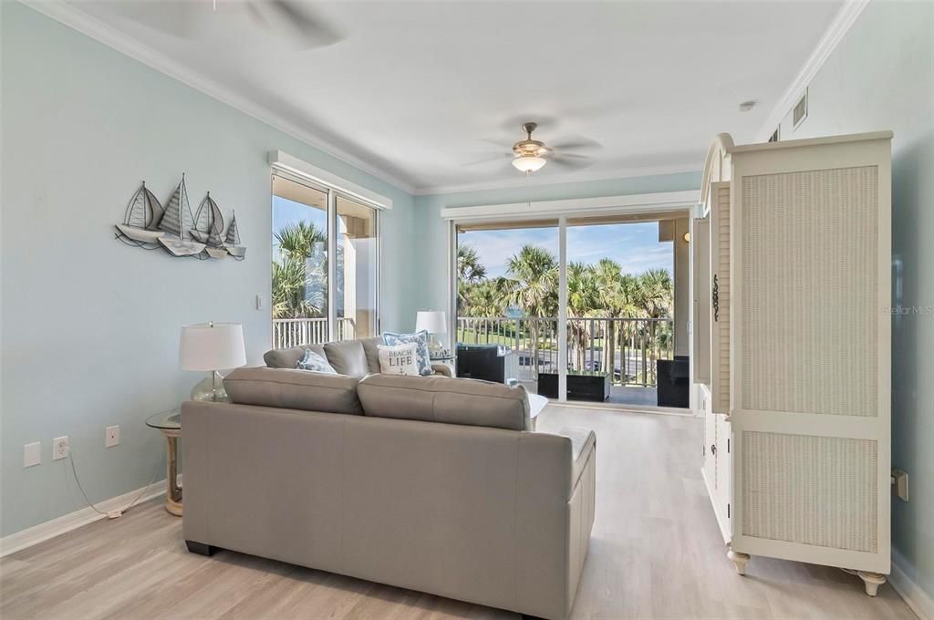 For Rent: $3,200 (2 beds, 2 baths, 1127 Square Feet)