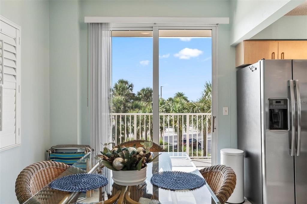 For Rent: $3,200 (2 beds, 2 baths, 1127 Square Feet)