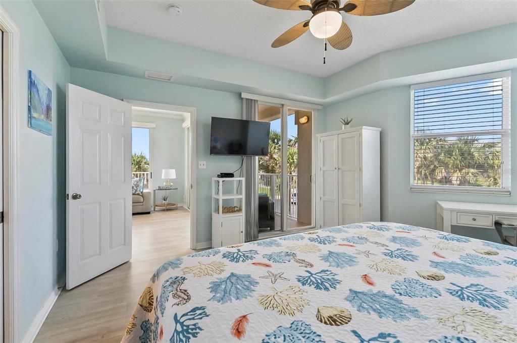 For Rent: $3,200 (2 beds, 2 baths, 1127 Square Feet)