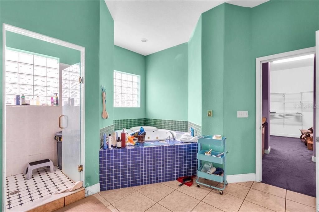 待售: $975,000 (4 贝兹, 2 浴室, 5820 平方英尺)