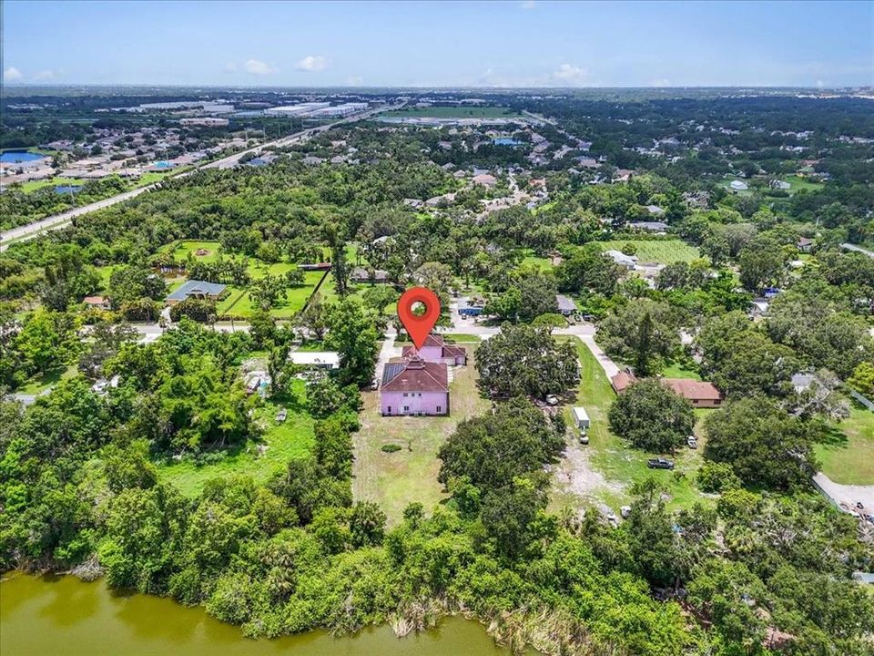 待售: $975,000 (4 贝兹, 2 浴室, 5820 平方英尺)