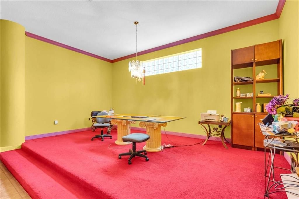 待售: $975,000 (4 贝兹, 2 浴室, 5820 平方英尺)