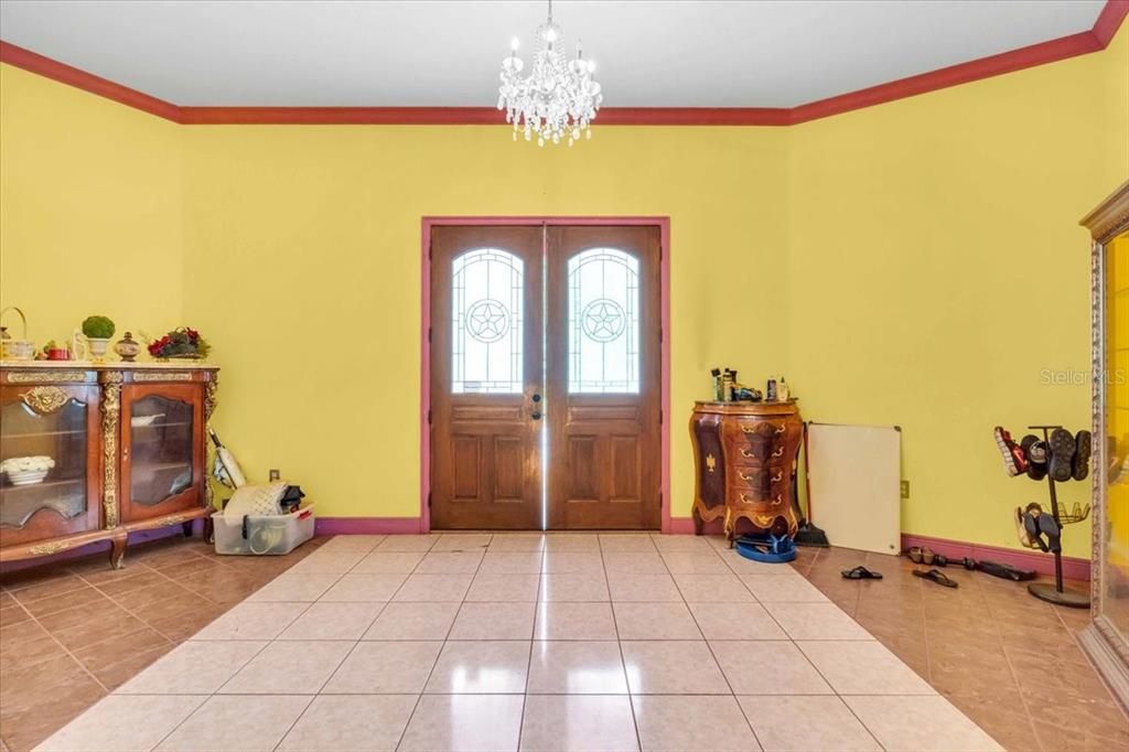 待售: $975,000 (4 贝兹, 2 浴室, 5820 平方英尺)