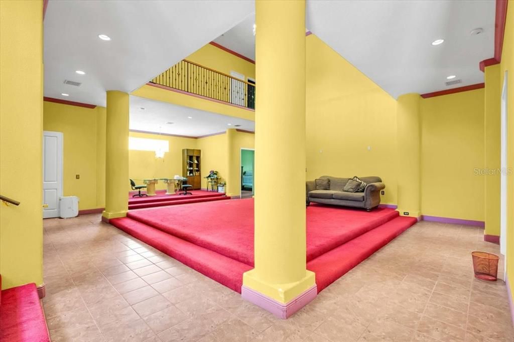 待售: $975,000 (4 贝兹, 2 浴室, 5820 平方英尺)