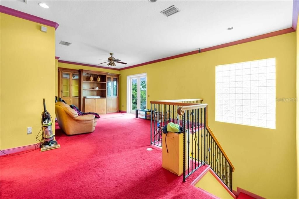 待售: $975,000 (4 贝兹, 2 浴室, 5820 平方英尺)