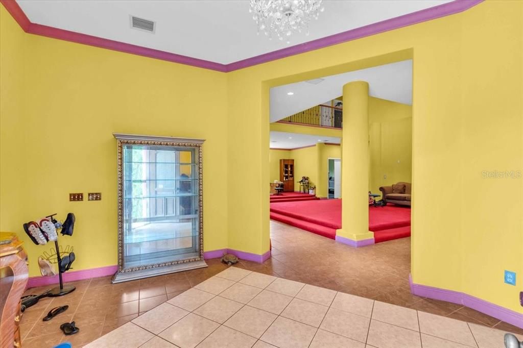 待售: $975,000 (4 贝兹, 2 浴室, 5820 平方英尺)