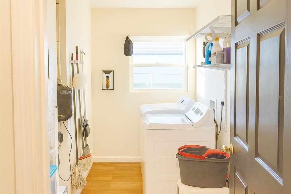 合同活跃: $265,000 (3 贝兹, 2 浴室, 1144 平方英尺)