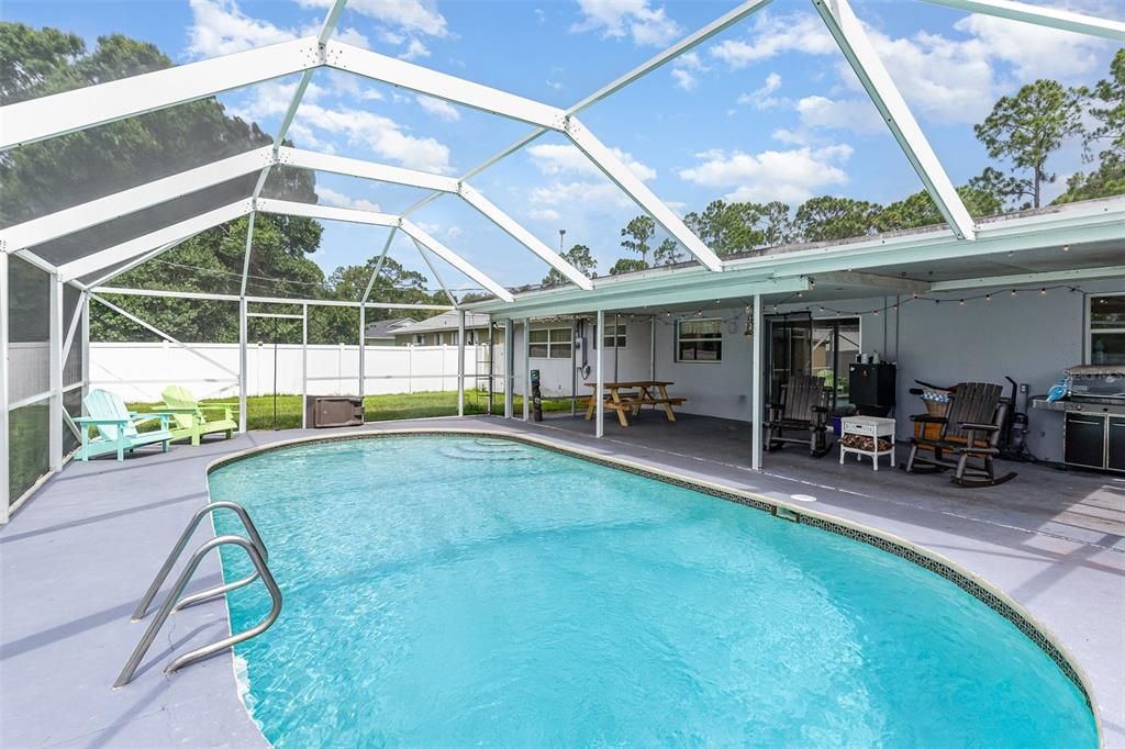 Под контрактом: $274,000 (3 спален, 2 ванн, 1286 Квадратных фут)