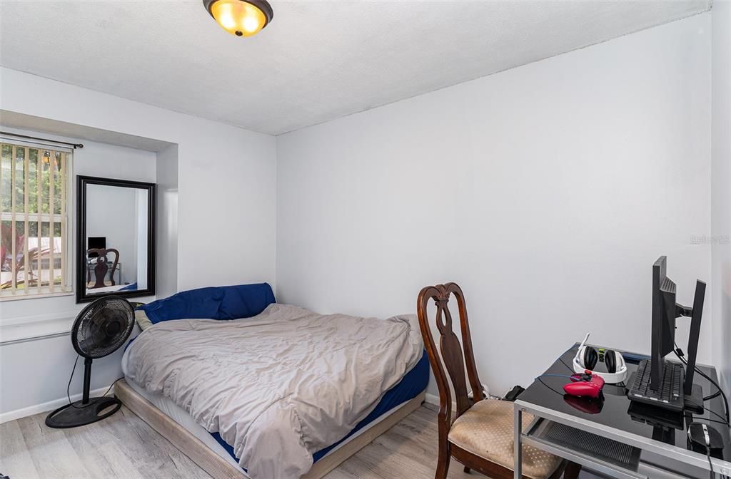 Под контрактом: $274,000 (3 спален, 2 ванн, 1286 Квадратных фут)