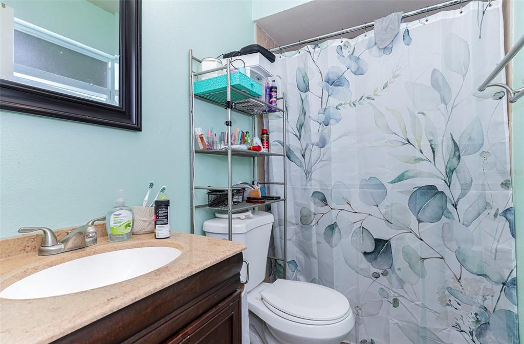 Под контрактом: $274,000 (3 спален, 2 ванн, 1286 Квадратных фут)