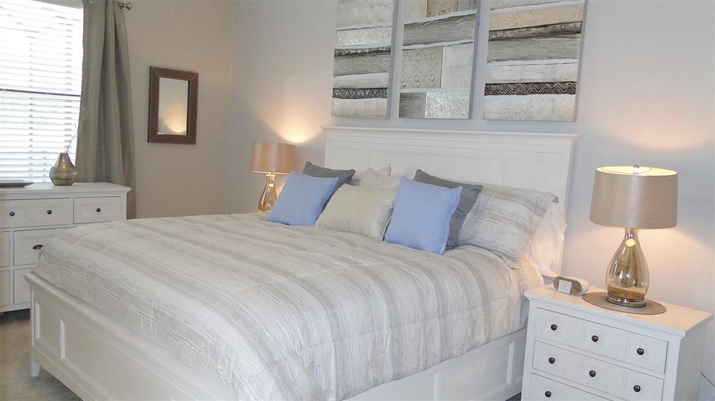 For Rent: $10,000 (3 beds, 2 baths, 2006 Square Feet)