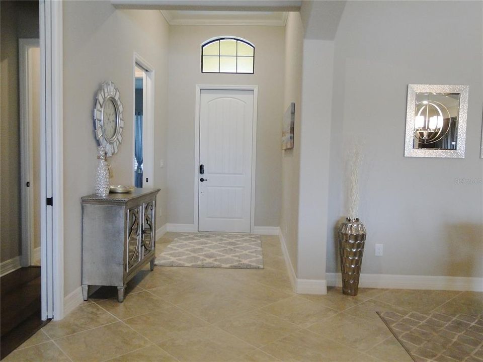 For Rent: $10,000 (3 beds, 2 baths, 2006 Square Feet)