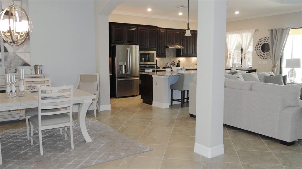 For Rent: $10,000 (3 beds, 2 baths, 2006 Square Feet)