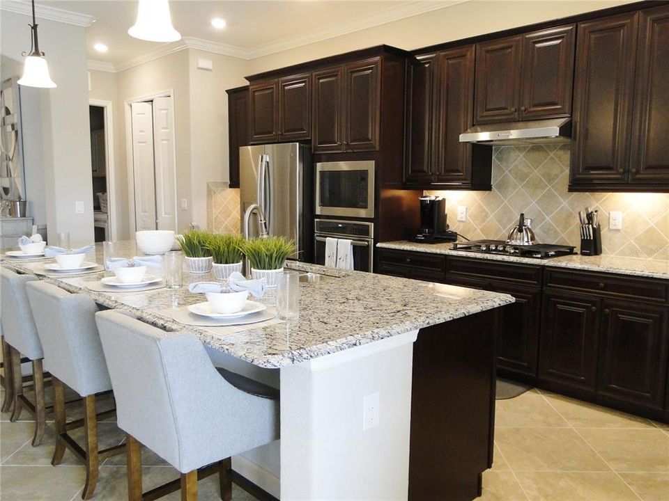 For Rent: $10,000 (3 beds, 2 baths, 2006 Square Feet)