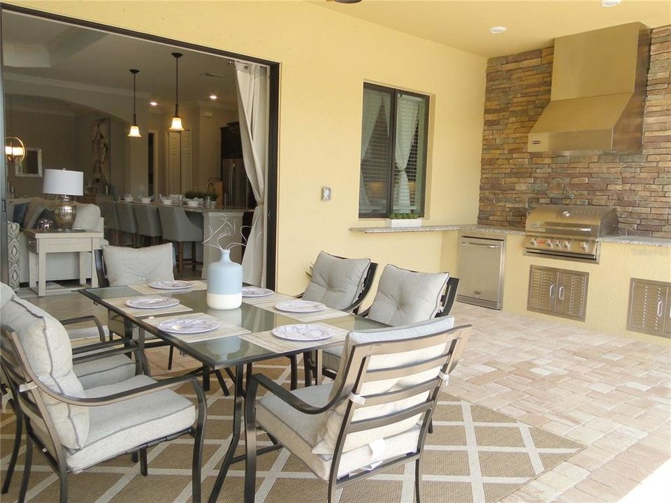 For Rent: $10,000 (3 beds, 2 baths, 2006 Square Feet)