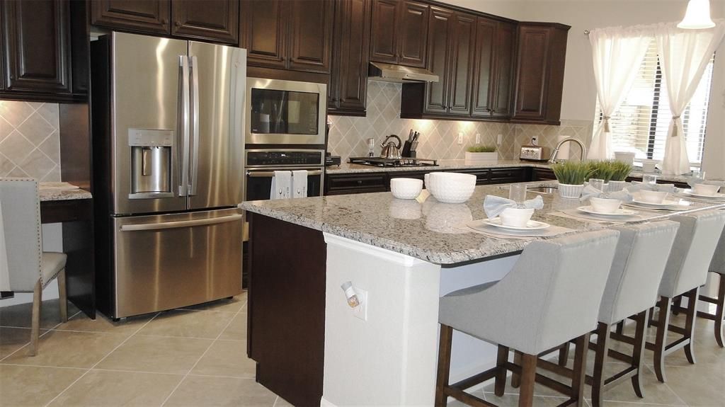 For Rent: $10,000 (3 beds, 2 baths, 2006 Square Feet)