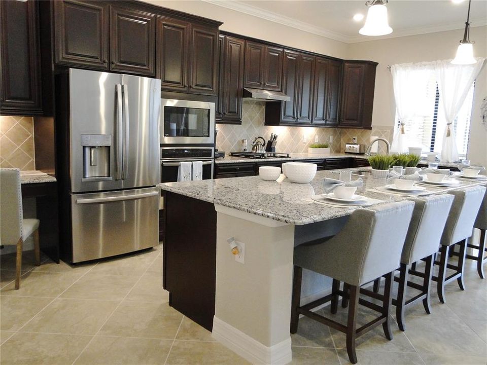 For Rent: $10,000 (3 beds, 2 baths, 2006 Square Feet)