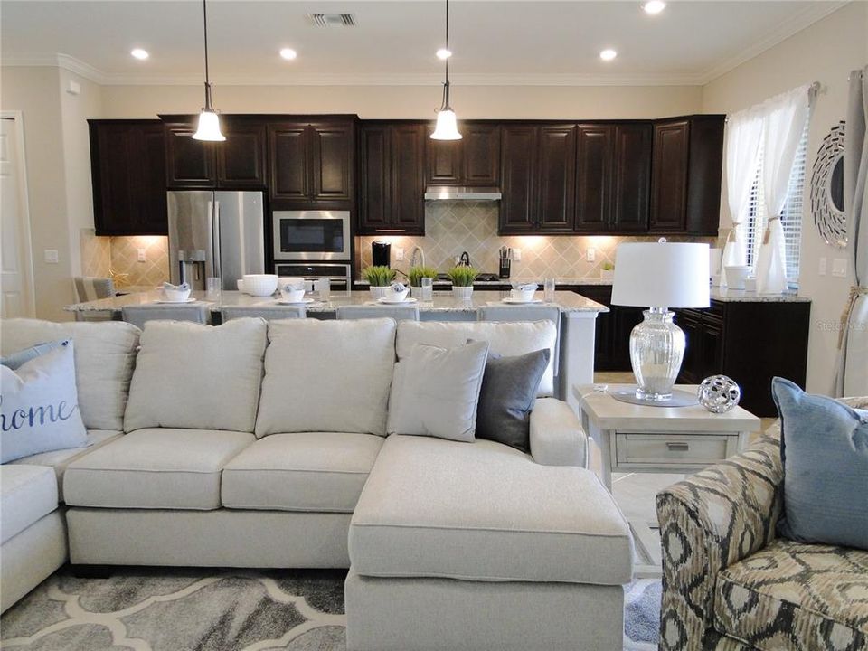 For Rent: $10,000 (3 beds, 2 baths, 2006 Square Feet)