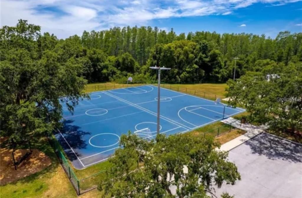 Activo con contrato: $949,000 (5 camas, 3 baños, 3662 Pies cuadrados)