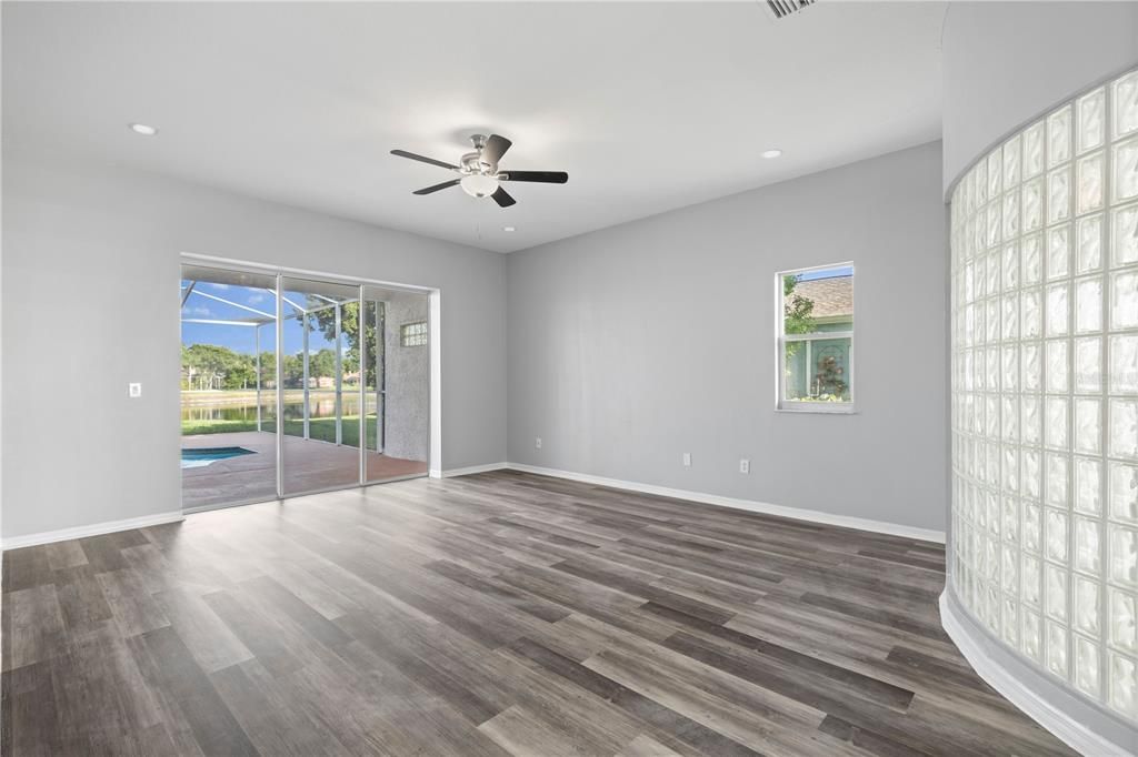 Activo con contrato: $949,000 (5 camas, 3 baños, 3662 Pies cuadrados)