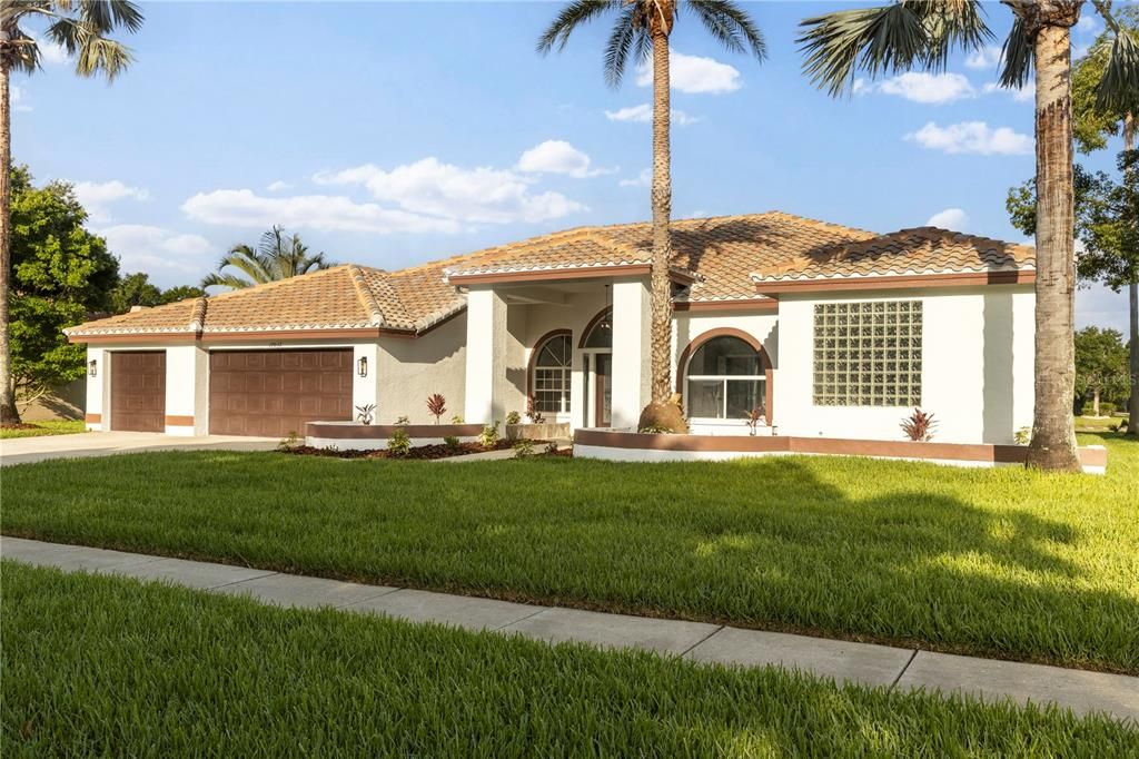 Activo con contrato: $949,000 (5 camas, 3 baños, 3662 Pies cuadrados)