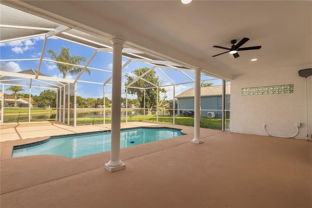 Activo con contrato: $949,000 (5 camas, 3 baños, 3662 Pies cuadrados)