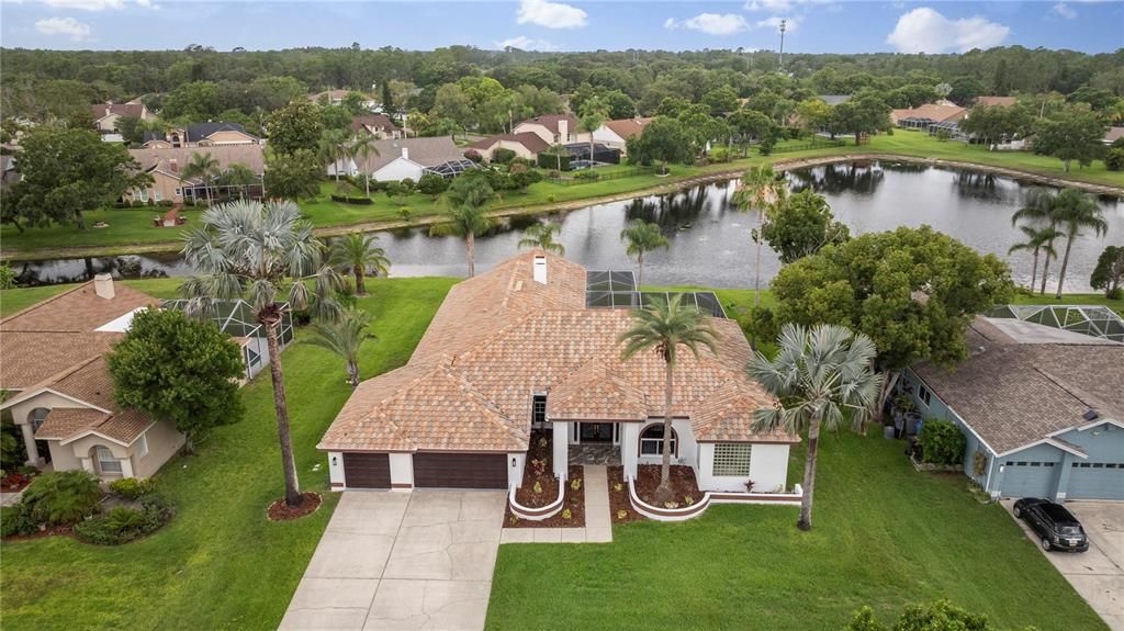 Activo con contrato: $949,000 (5 camas, 3 baños, 3662 Pies cuadrados)