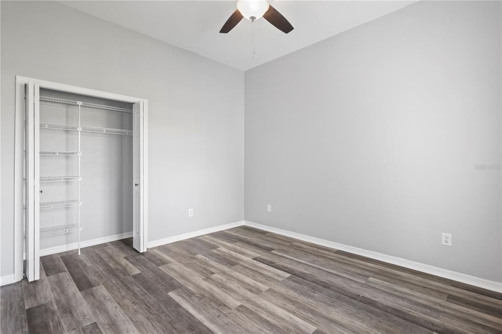 Activo con contrato: $949,000 (5 camas, 3 baños, 3662 Pies cuadrados)