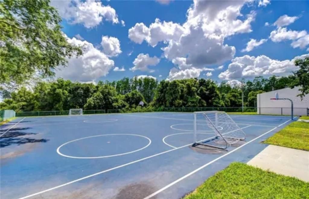 Activo con contrato: $949,000 (5 camas, 3 baños, 3662 Pies cuadrados)