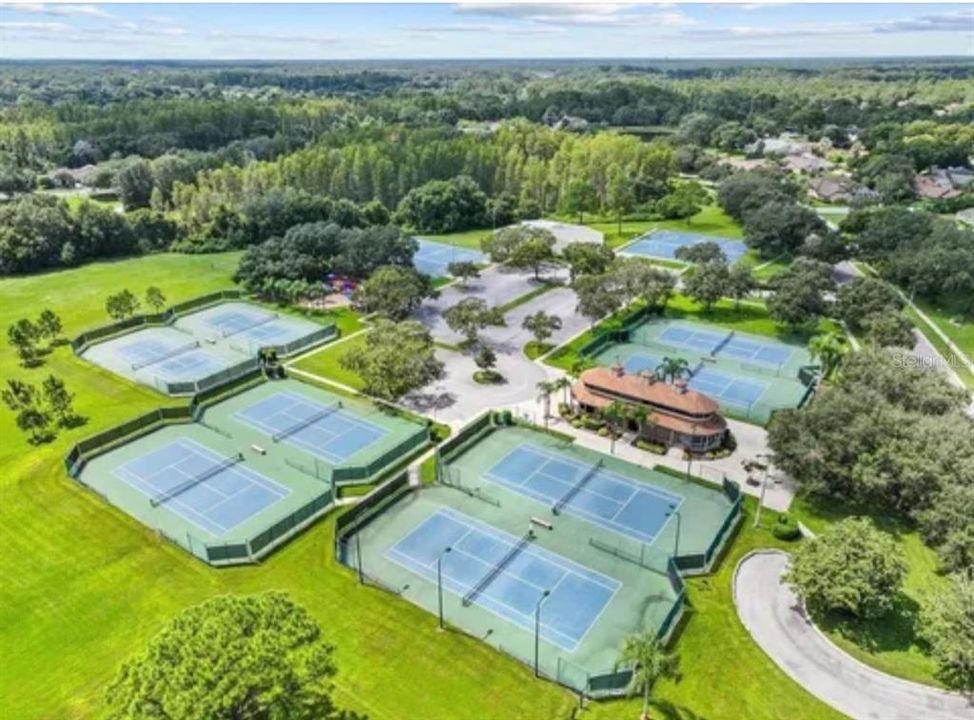 Activo con contrato: $949,000 (5 camas, 3 baños, 3662 Pies cuadrados)