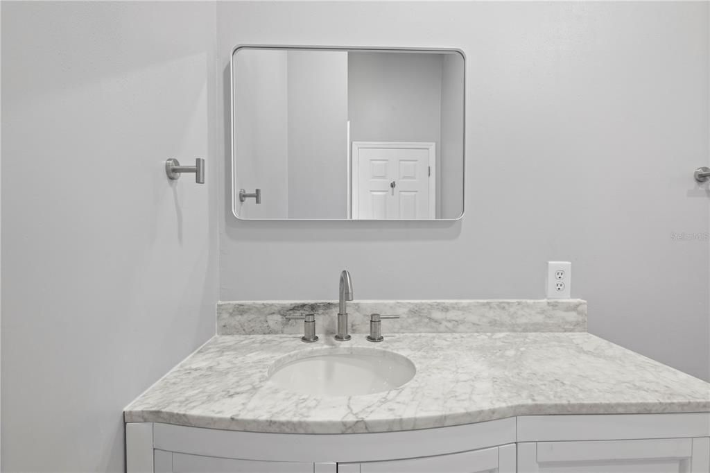 Activo con contrato: $949,000 (5 camas, 3 baños, 3662 Pies cuadrados)