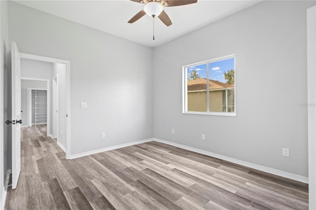 Activo con contrato: $949,000 (5 camas, 3 baños, 3662 Pies cuadrados)