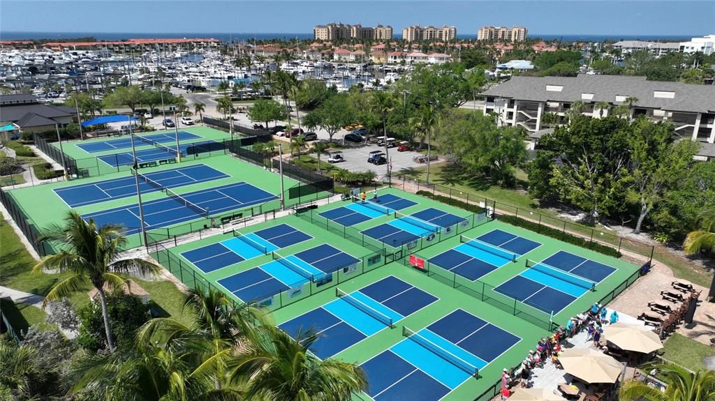 На продажу: $220,000 (2 спален, 2 ванн, 1177 Квадратных фут)