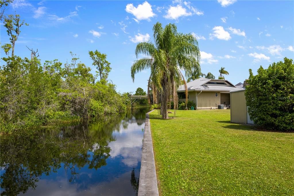 合同活跃: $3,500,000 (5 贝兹, 3 浴室, 6446 平方英尺)