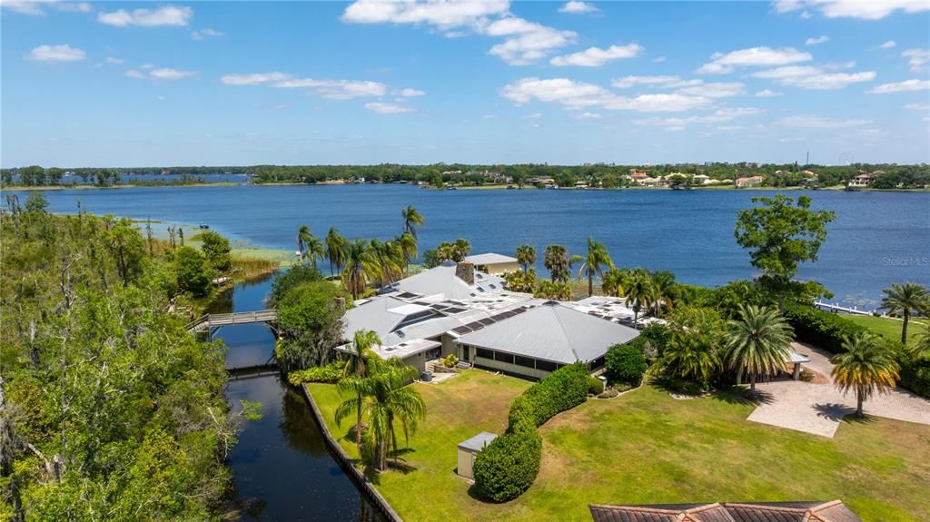 合同活跃: $3,500,000 (5 贝兹, 3 浴室, 6446 平方英尺)