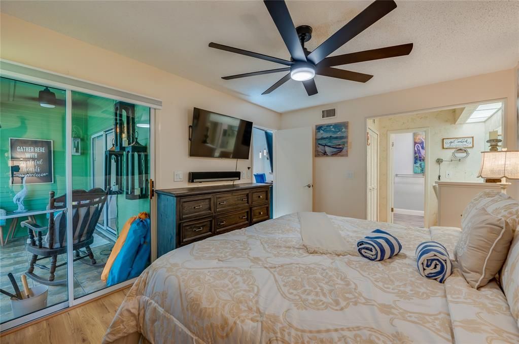 For Sale: $255,000 (3 beds, 2 baths, 1376 Square Feet)