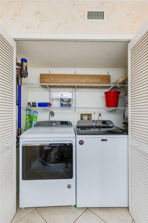 For Sale: $255,000 (3 beds, 2 baths, 1376 Square Feet)