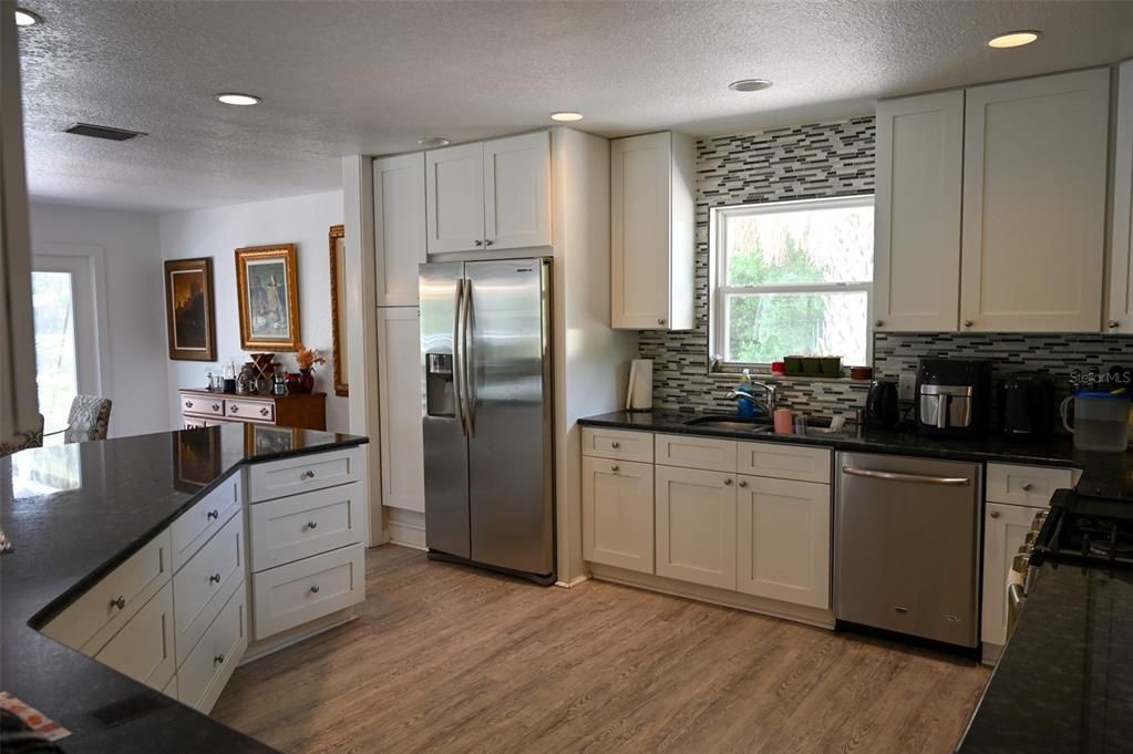 En Venta: $1,549,000 (3 camas, 2 baños, 2976 Pies cuadrados)